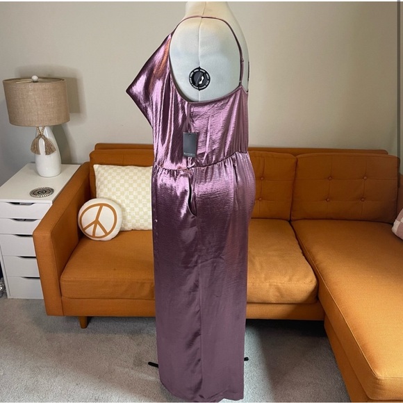 Eloquii | 26 | Sleeveless Metallic Jumpsuit - Picture 4 of 6